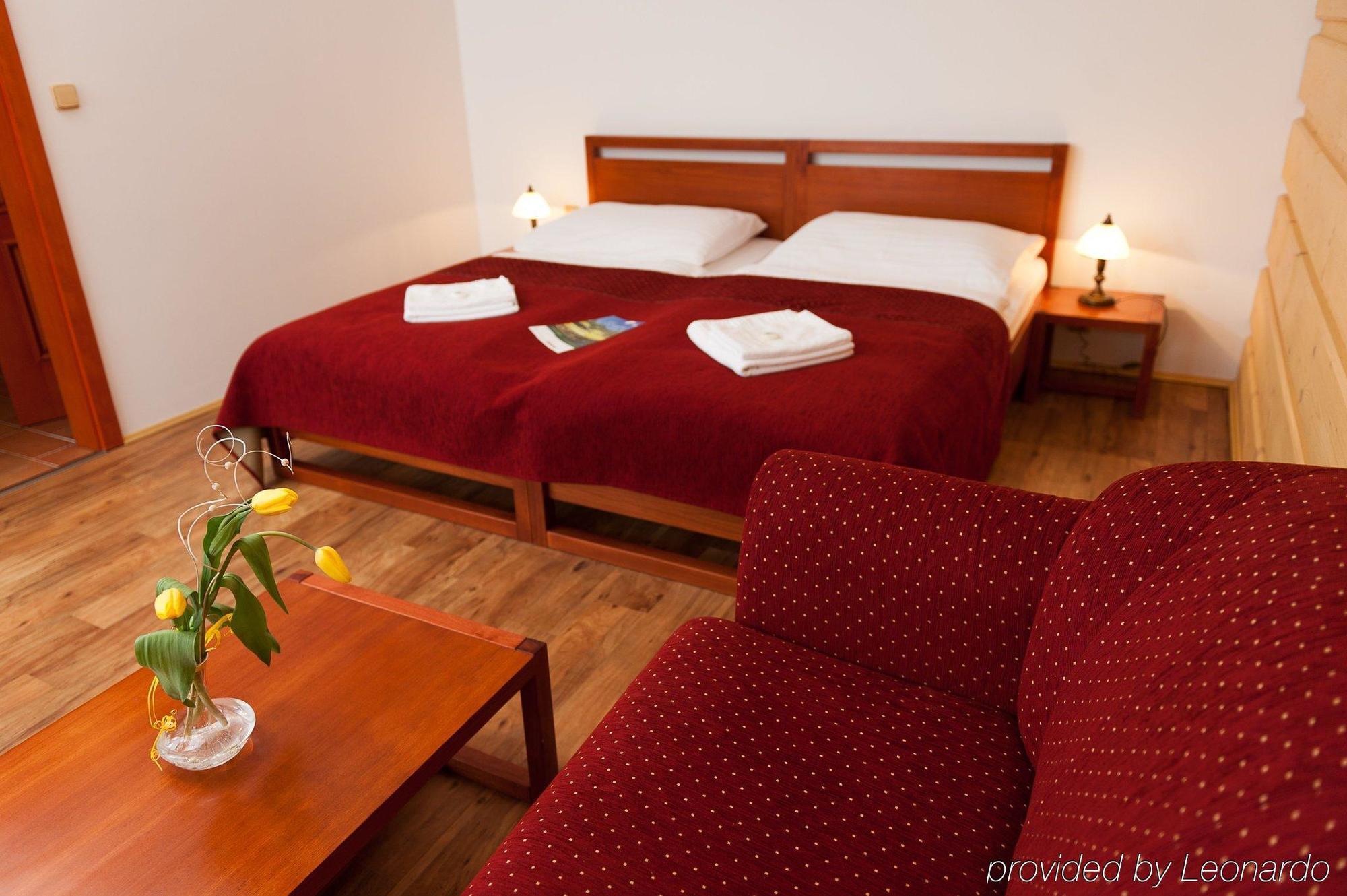 Green Inn Hotel Остравице Номер фото